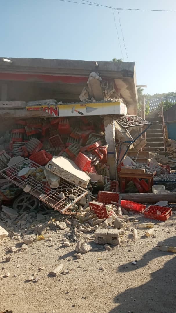 Massive quake in Haiti—thousands are feared dead