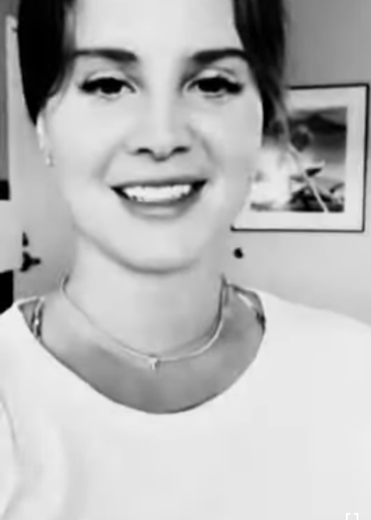 Lana Del Rey leaves the socials!!