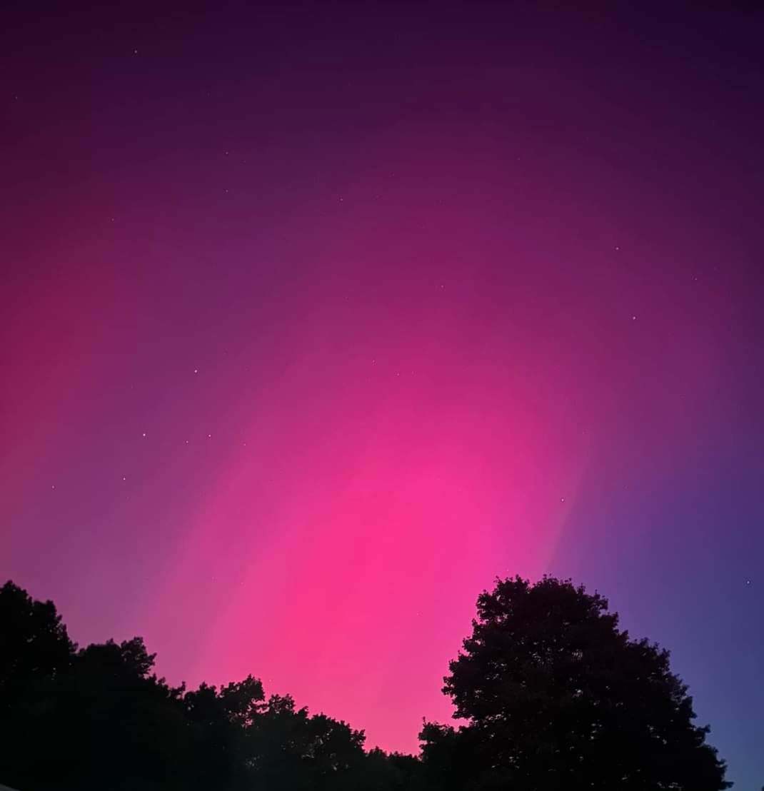 Thursday night lights!! Solar storm across Northern latitude goes low!