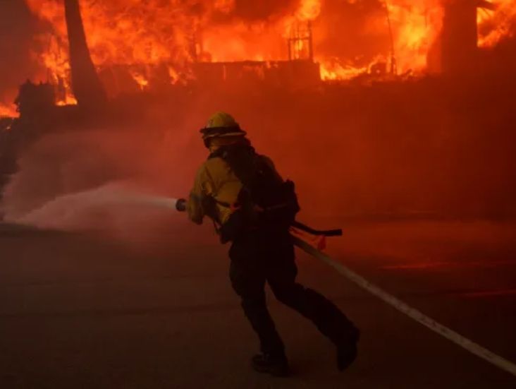 Palisades fire grows rapidly in LA