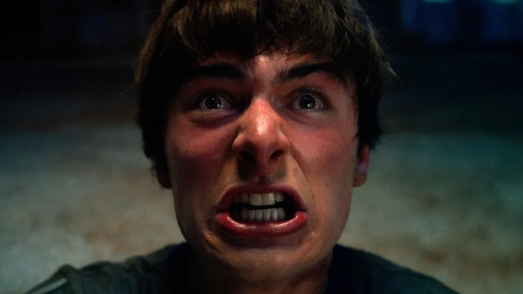 STRANGER THINGS 5 felt way to right side up until it finally went upside down in episode 4