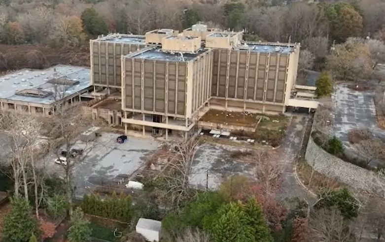 19-year-old killed in fall from vacant building used in ‘Stranger Things’